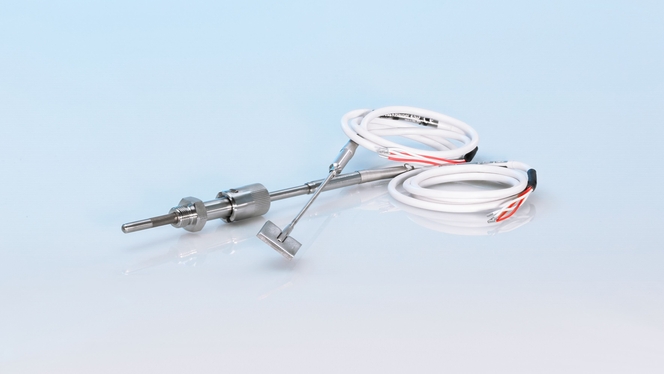 웰드온 패드 또는 베요넷 잠금장치와 같은 특수한 프로세스 연결부가 있는 iTHERM CableLine TST310