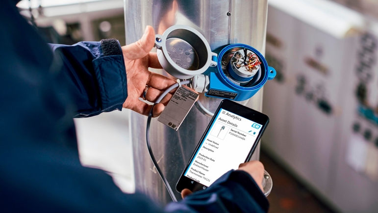 Check your assets on your smartphone with IIoT